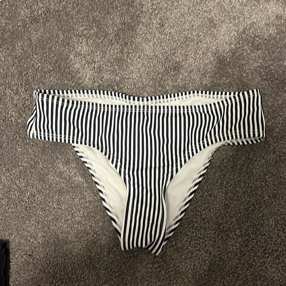 Xhilaration Other - Juniors xhilaration bikini bottom